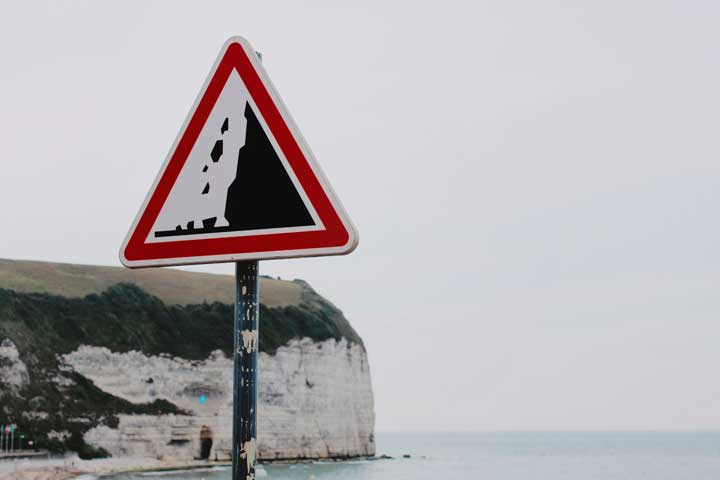 エルゴは安全？抱っこひも落下事故の発生率と危険な要因とは？